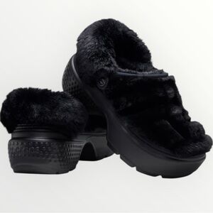 NWT CROCS Stomp Women's Plush Furry Black Mules 12